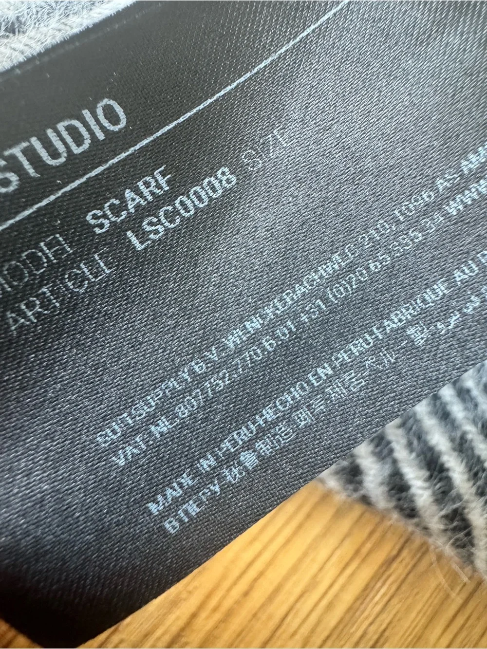 SUISTUDIO Alpaca Blanket Scarf Fringe Large Wide Black White Suit Supply